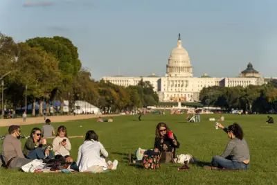 Memorial Day weekend to be sunny — with a chance of 25 mph wind gusts