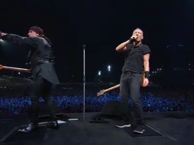 Springsteen, in England, blasts Trump administration as ‘treasonous’